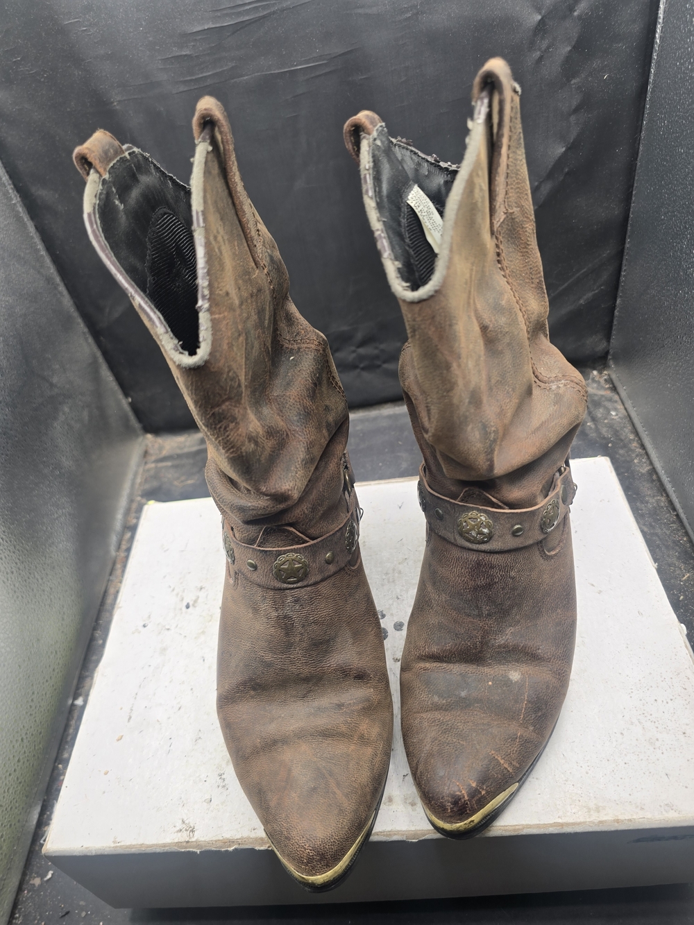 dingo Brown Distressed Leather Western Harness Ankle Boots